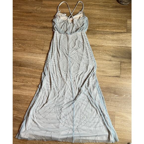 Elegant Beaded Evening Gown - Picture 7 of 10